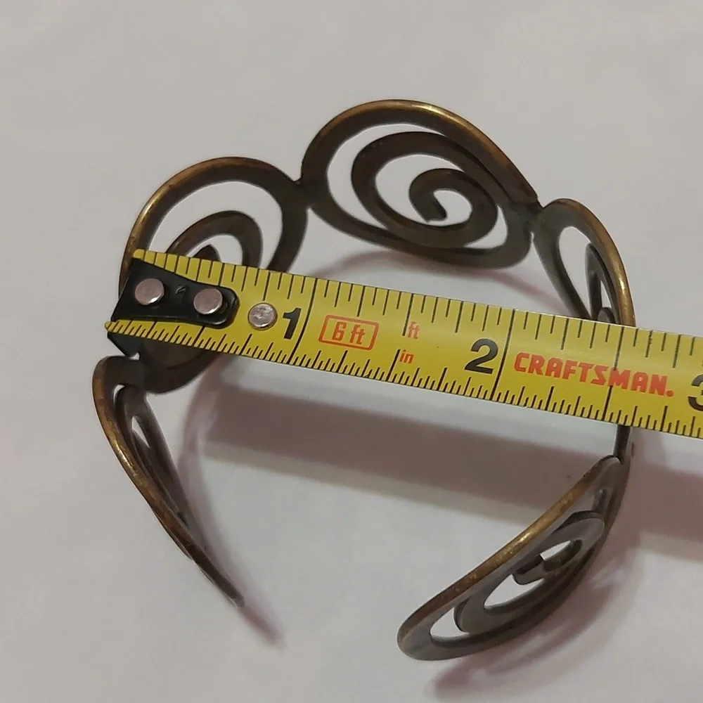 Vintage Minoan Swirls Hammered Brass Cuff Bracelet - Picture 7 of 9